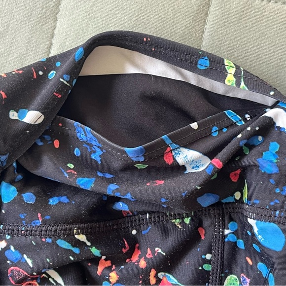 Fabletics Quinn Crop in Black Spectra Splash Paint Splatter Size XXL - Picture 7 of 11